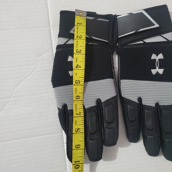 Under Armour Black and Gray Combat Football Gloves Padded Soft Inserts Sz XXL - Picture 7 of 11